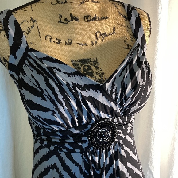 En Focus Studio size 8 Elegant Black and White Zebra Print Dress - Picture 2 of 5